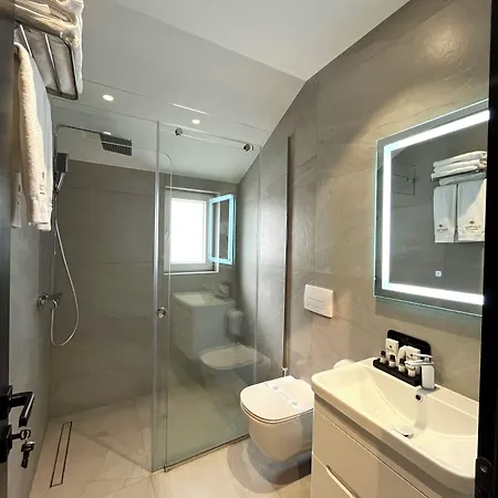 Baz'hur Boutique Hotel Kukes