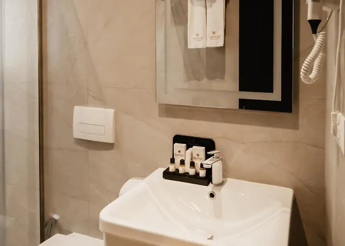 Baz'hur Boutique 3* Kukes