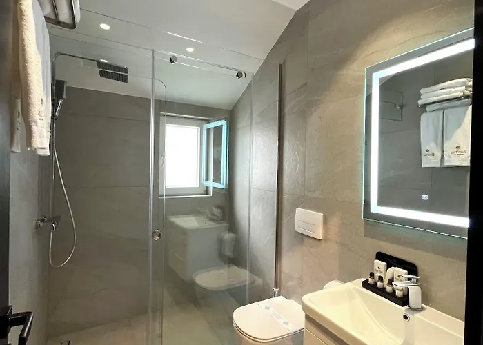 Baz'hur Boutique Hotel Kukes